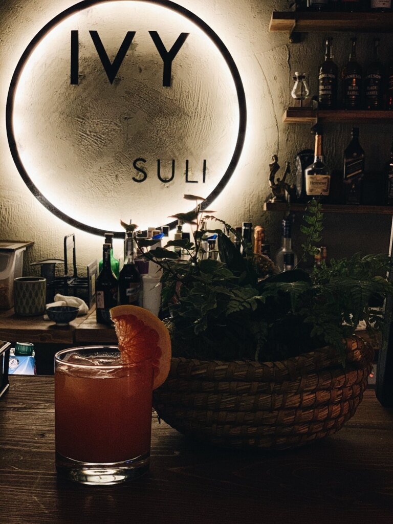 چێشتخانەی Ivy Dining & Co