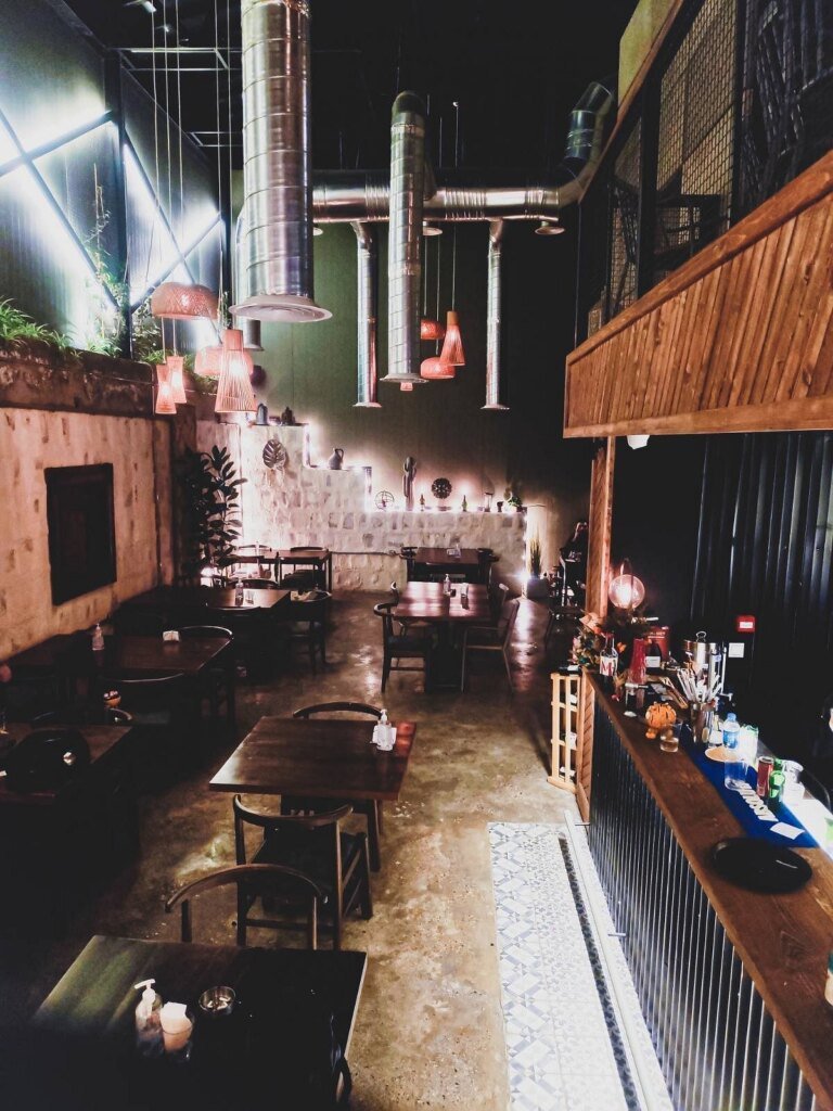 چێشتخانەی Ivy Dining & Co