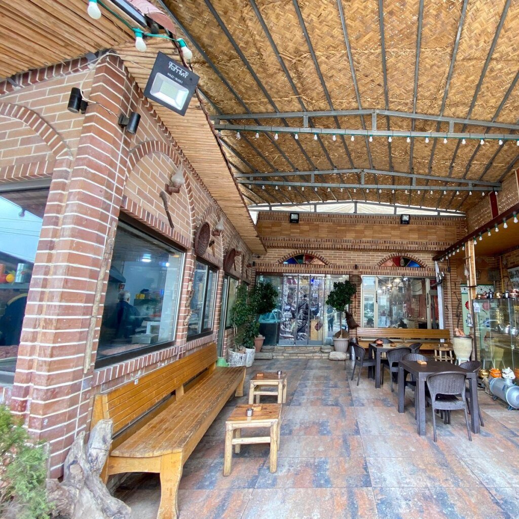 چێشتخانەی Zhyar Kurdish Restaurant